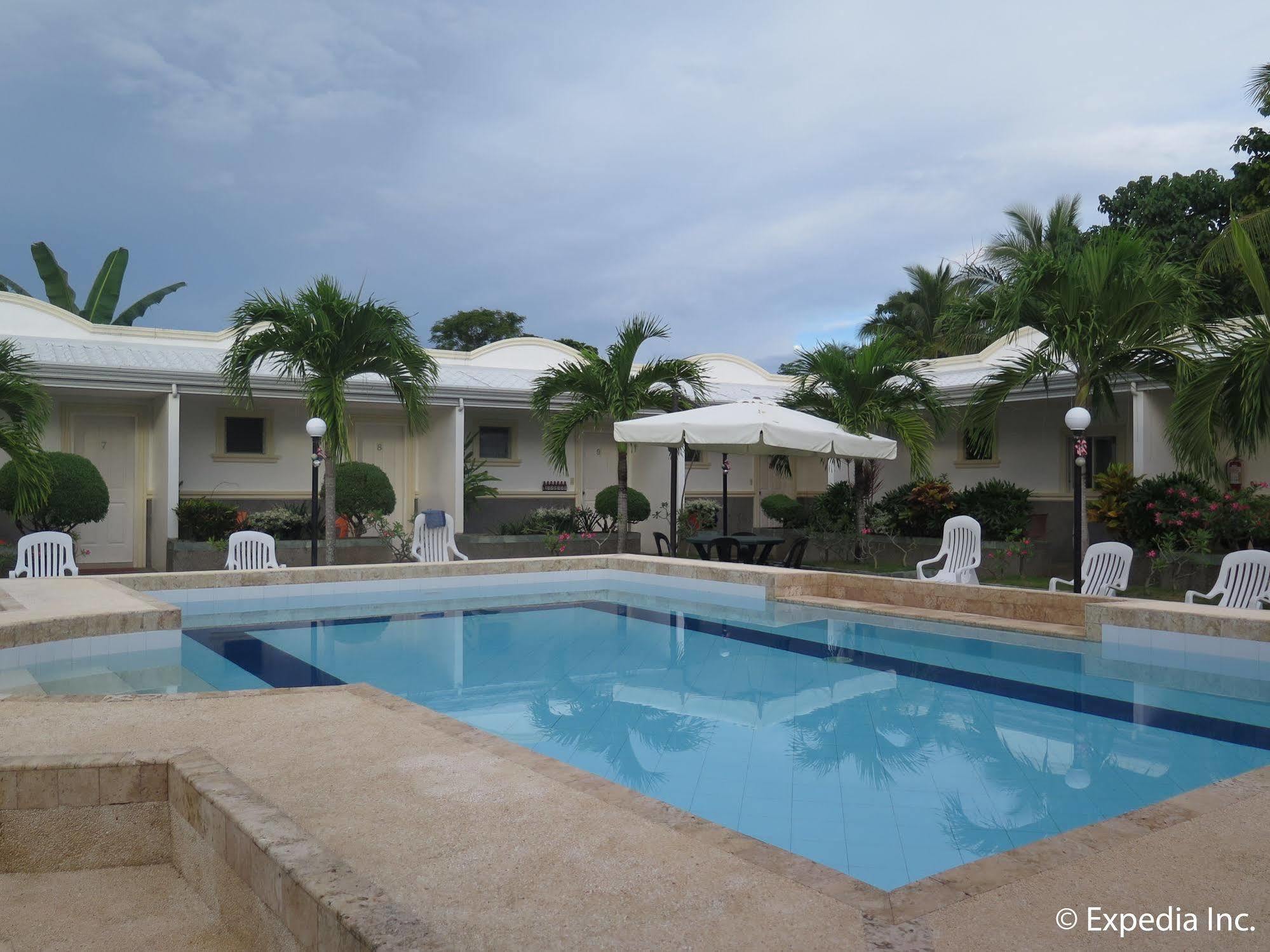 Villa Del Pueblo Inn Panglao City Exterior foto
